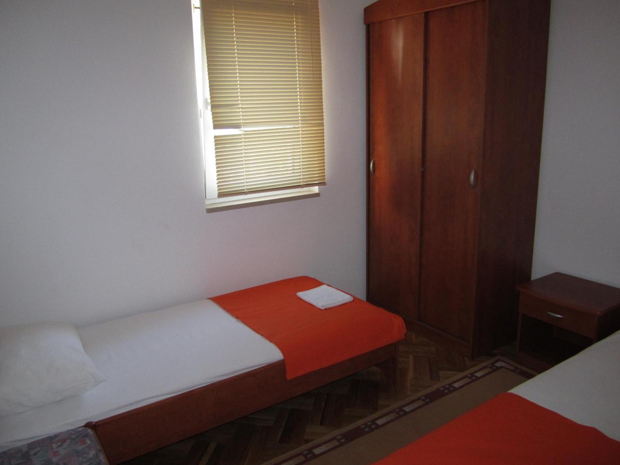 Apartments Nives Supetar Exterior photo