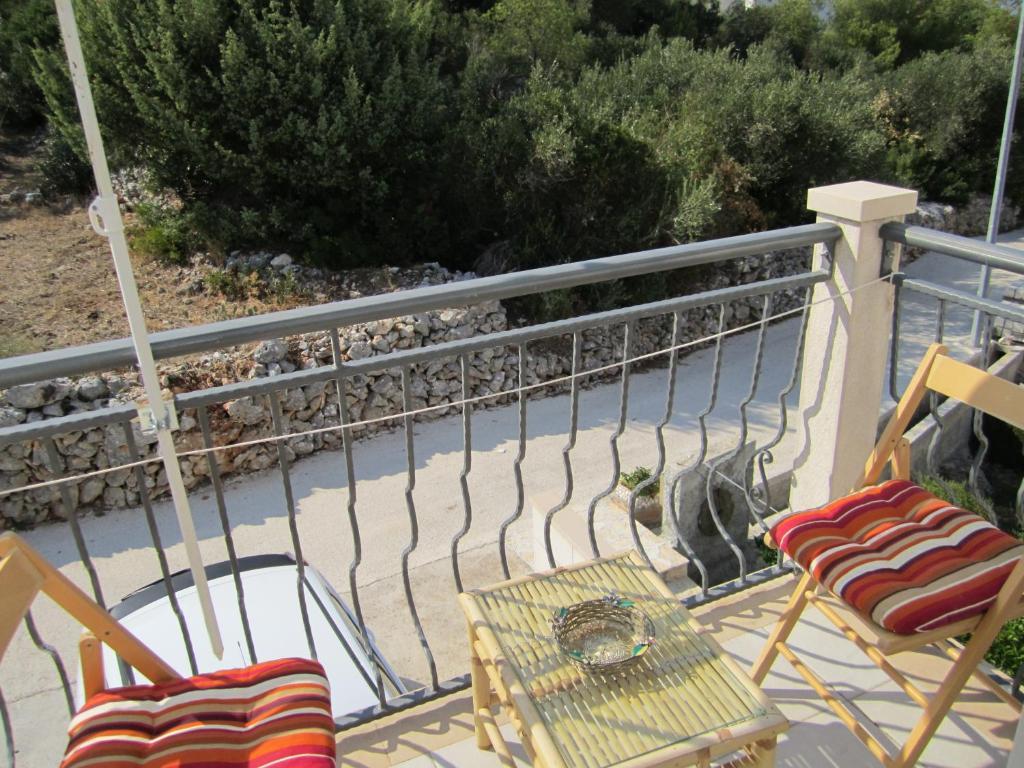 Apartments Nives Supetar Exterior photo